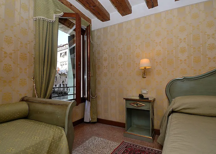 罗坎达拉柯尔特酒店 4*