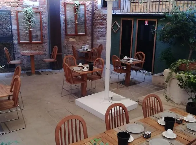 罗坎达拉柯尔特酒店 4*