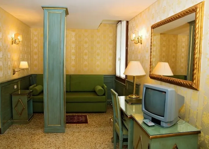 罗坎达拉柯尔特酒店 4*