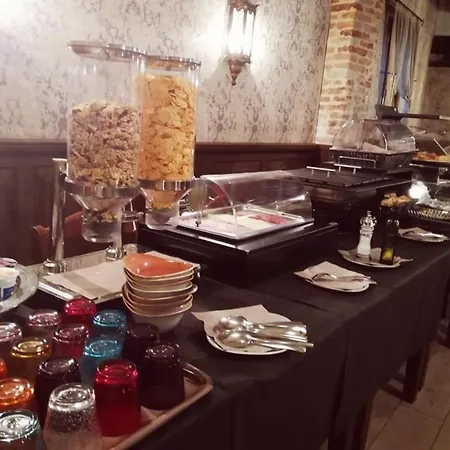 La Corte Bed & Breakfast 4*