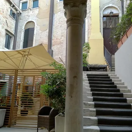 로칸다 라 코르테 4*