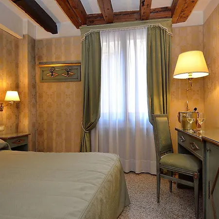 فندق مبيت وإفطار La Corte 3*