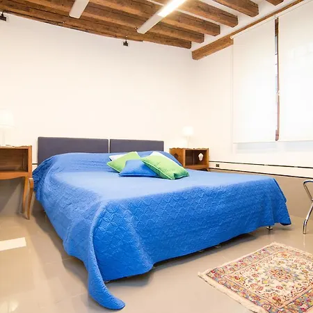 La Corte 3* البندقية