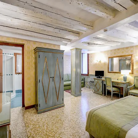 La Corte البندقية